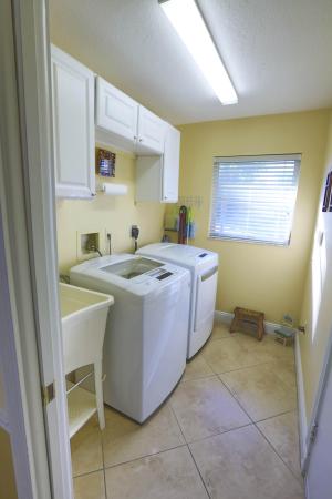 2513 SE 20th Pl, Florida 33904, image 1