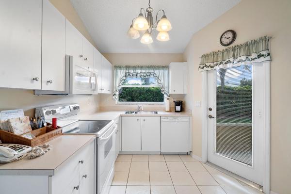 Floral Lakes, 6138 Lake Hibiscus Dr, Delray Beach, Florida 33484, image 2
