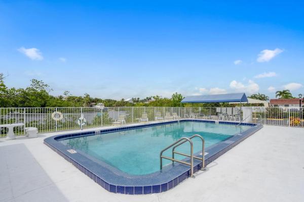 South Palm Beach Villas, 4501 S Ocean Blvd #C2, South Palm Beach, Florida 33480, image 2