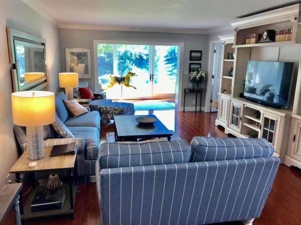 Golden Lakes Village, 206 Lake Susan Ln, West Palm Beach, Florida 33411, image 2