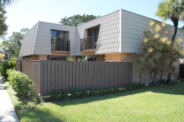 Village Of Sandalwood Lakes South, 6638 66th Way, West Palm Beach, Florida 33409, image 3