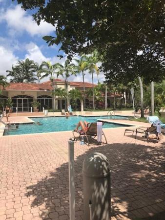 The Sterling Villages Of Palm Beach Lakes, 9201 Glenmoor Dr, West Palm Beach, Florida 33409, image 2