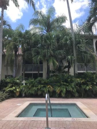 The Sterling Villages Of Palm Beach Lakes, 9201 Glenmoor Dr, West Palm Beach, Florida 33409, image 1