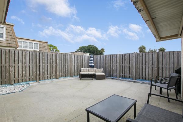 Winchester Courts, 11687 Ficus St #D, Palm Beach Gardens, Florida 33410, image 2