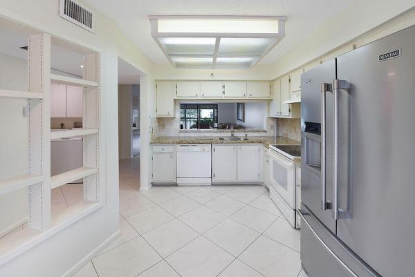Huntington Lakes 1, 14460 Strathmore Ln #305, Delray Beach, Florida 33446, image 1