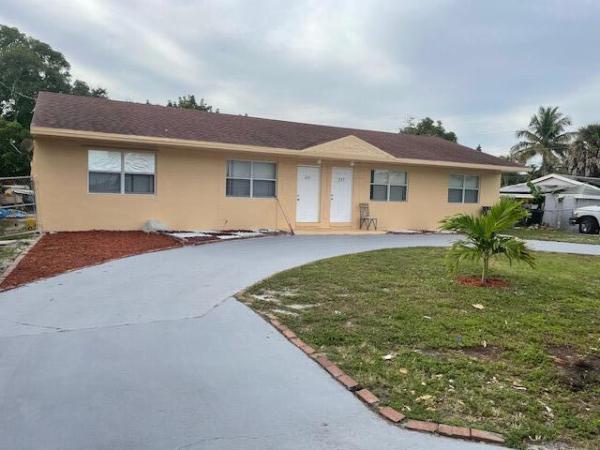 Southern Boulevard Pines, 235 Neva Dr, West Palm Beach, Florida 33415, image 1