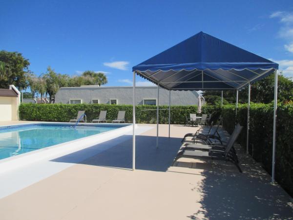 Golden Lakes Village, 124 Lake Rebecca Dr, West Palm Beach, Florida 33411, image 2