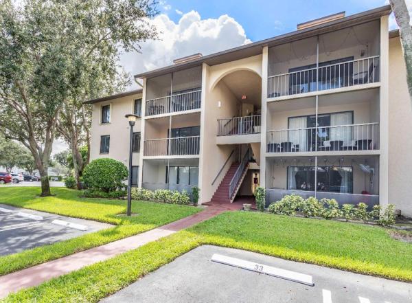 The Charter Club Of Palm Beach, 202 Foxtail Dr #F3, Greenacres, Florida 33415, image 1