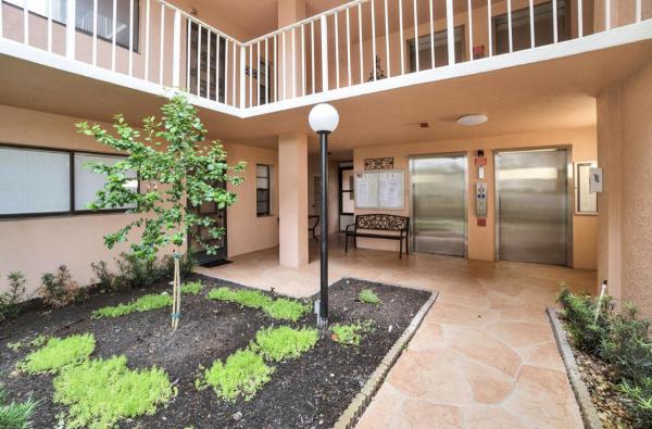 Huntington Lakes 5, 7260 Kinghurst Dr #507, Delray Beach, Florida 33446, image 2