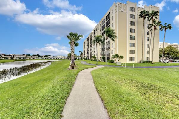 Huntington Lakes 5, 7260 Kinghurst Dr #507, Delray Beach, Florida 33446, image 3