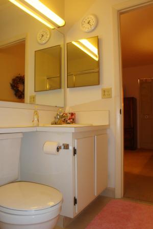Pine Ridge North 2, 611 Sea Pine Way #B, Greenacres, Florida 33415, image 2