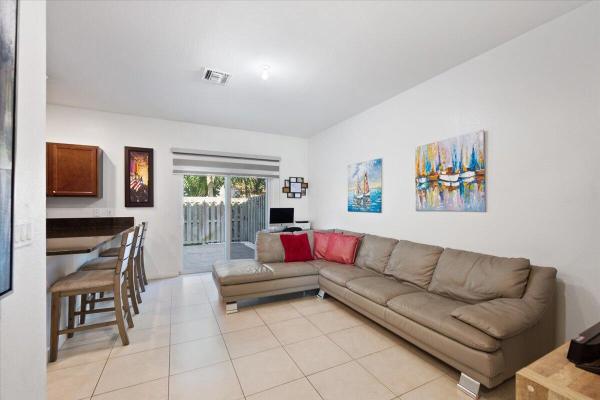 Charleston Commons, 5283 Ellery Ter, West Palm Beach, Florida 33417, image 1