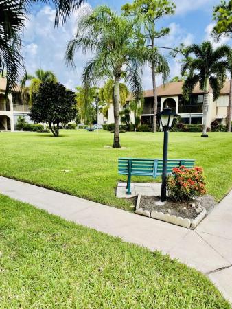 Pine Ridge South 3, 330 Knotty Pine Cir #C-1, Greenacres, Florida 33463, image 2