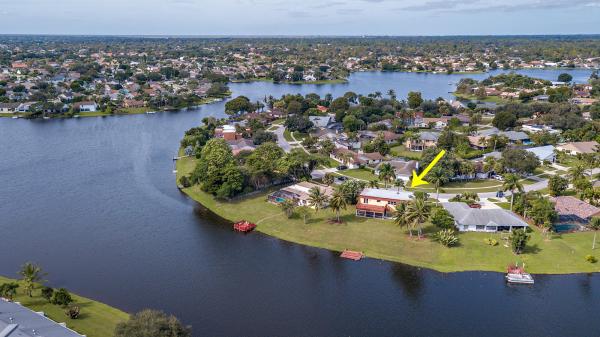 Lakeside Shores, 1376 Sailboat Cir, Wellington, Florida 33414, image 2