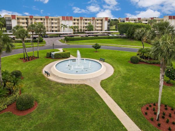 Boca Barwood, 23099 Barwood Ln N #307, Boca Raton, Florida 33428, image 2