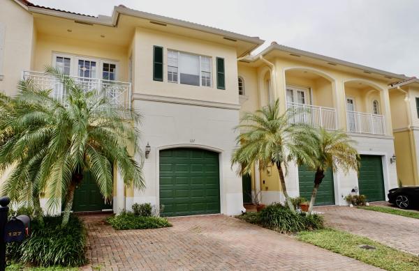 Bella Vita, 127 Bella Vita Dr, Royal Palm Beach, Florida 33411, image 2