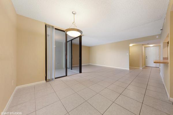 Lakeside At Delray, 2025 Lavers Cir #D208, Delray Beach, Florida 33444, image 2