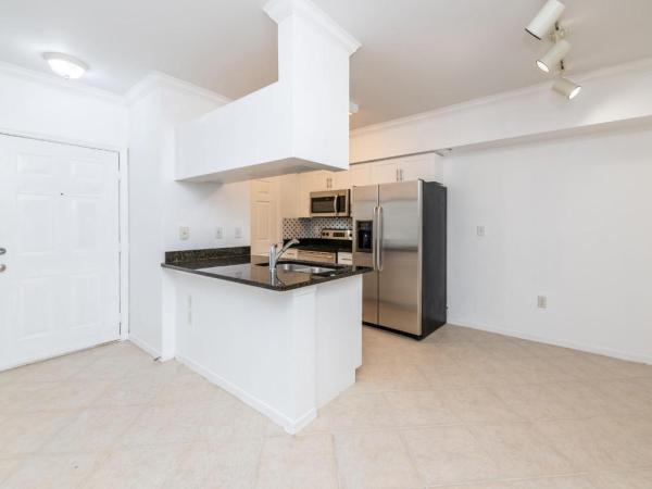 The Villas At Emerald Dunes, 6492 Emerald Dunes Dr #206, West Palm Beach, Florida 33411, image 2