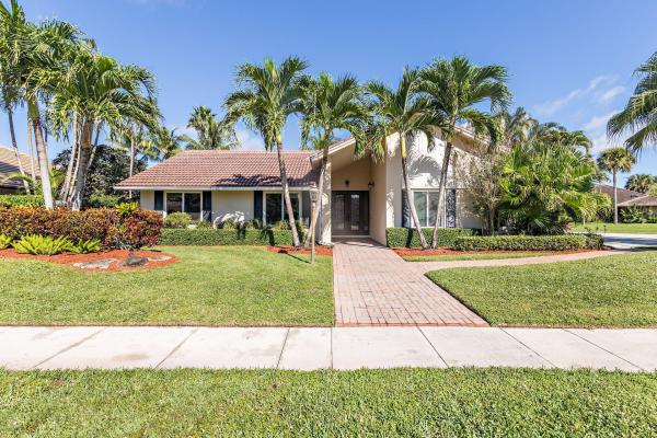 Frenchmen's Landing, 12987 La Rochelle Cir, Palm Beach Gardens, Florida 33410, image 1