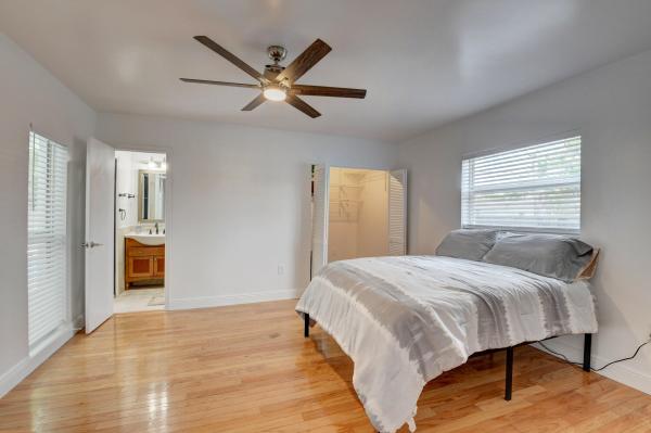 Country Club Village, 999 NW 16th Ter, Boca Raton, Florida 33486, image 1