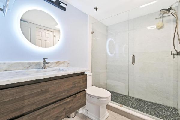 Everglades, 372 Golfview Rd #201, North Palm Beach, Florida 33408, image 1