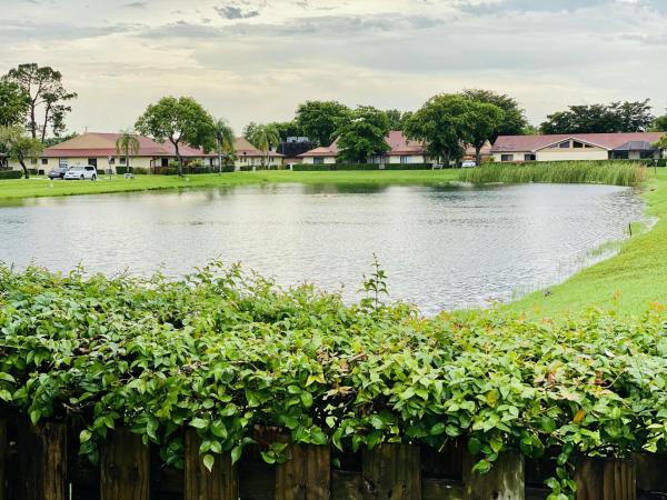 Westchester Townhouses, 4345 Woodstock Dr #A, West Palm Beach, Florida 33409, image 2
