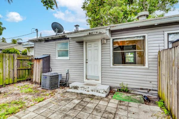 Colonial Estates, 5000 Webster Ave, West Palm Beach, Florida 33405, image 3