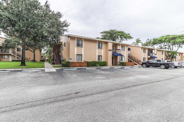 The Laurels At Sherwood, 6051 10th Ave N #134, Greenacres, Florida 33463, image 2