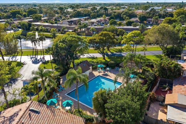 Cinnamon, 5225 Spice Dr, Palm Beach Gardens, Florida 33418, image 2