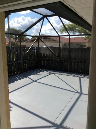 Westchester Townhouses, 4383 Woodstock Dr #D, West Palm Beach, Florida 33409, image 1