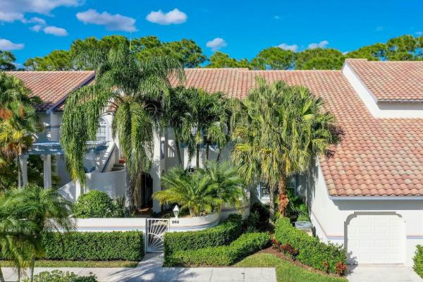 Ryder Cup Villas, 202 Ryder Cup Cir S, Palm Beach Gardens, Florida 33418, image 2