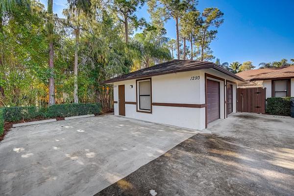 Sugar Pond Manor, 1291 Periwinkle Pl, Wellington, Florida 33414, image 3