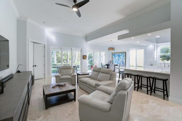 Magnolia Bay, 4720 Dovehill Dr, Palm Beach Gardens, Florida 33418, image 2