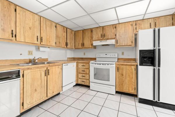 High Point Of Fort Pierce, 1015 Pheasant Run Dr #B, Fort Pierce, Florida 34982, image 2