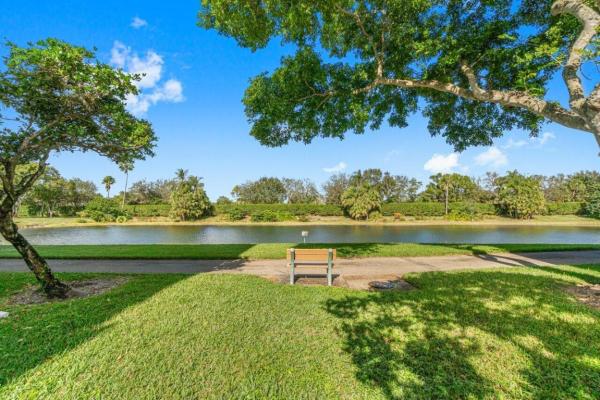 Huntington Lakes 4, 7321 Amberly Ln #304, Delray Beach, Florida 33446, image 2