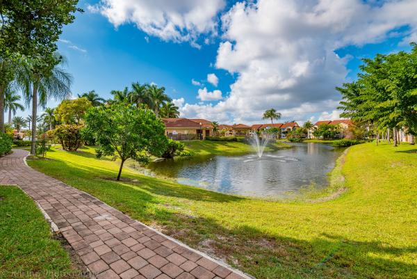 Mirabella Villas, 320 Villa Cir, Boynton Beach, Florida 33435, image 2