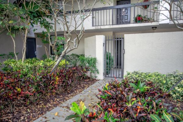 Lakeside At Delray, 2025 Lavers Cir #D107, Delray Beach, Florida 33444, image 2