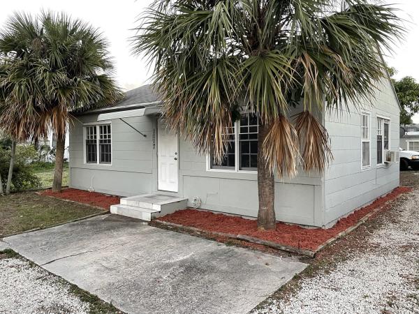 Lake Worth Town, 1117 S Federal Hwy, Lake Worth Beach, Florida 33460, image 1