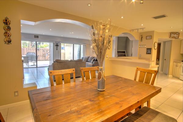 Weybridge Townhomes, 144 Weybridge Cir #D, Royal Palm Beach, Florida 33411, image 1