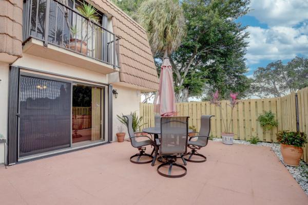 Village Of Sandalwood Lakes North, 262 Charter Way, West Palm Beach, Florida 33407, image 2