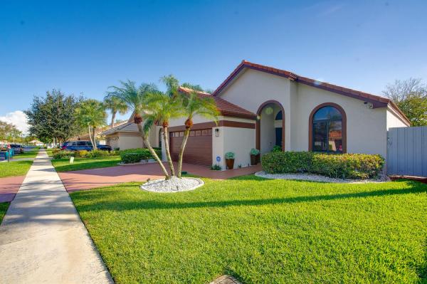 Citrus Glen, 174 Executive Cir, Boynton Beach, Florida 33436, image 1