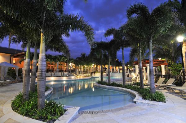 Canterbury At Aberdeen, 8058 Aberdeen Dr #201, Boynton Beach, Florida 33472, image 1