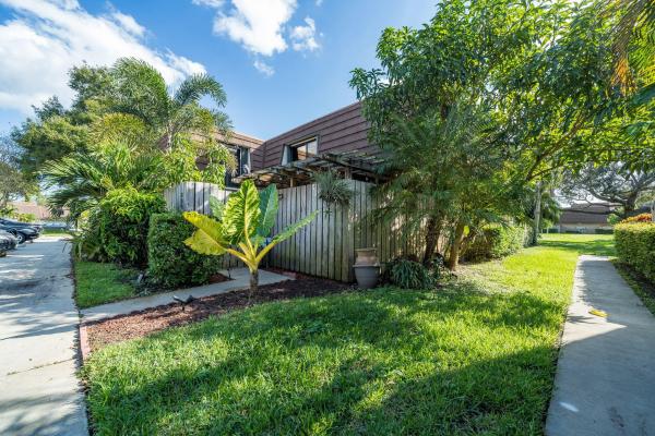 Garden Lakes, 803 8th Ln, Palm Beach Gardens, Florida 33418, image 1
