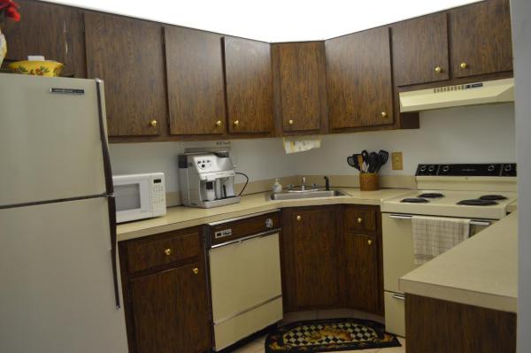 Pine Ridge South 3, 312 Knotty Pine Cir #C-1, Greenacres, Florida 33463, image 1