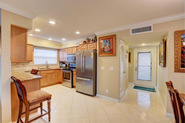 Capri At Kings Point, 132 Capri C, Delray Beach, Florida 33484, image 2