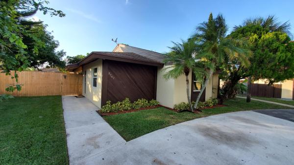 Mil Lake Estates, 3761 Mil Stream Ct, Greenacres, Florida 33463, image 3