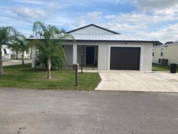 Spanish Lakes One, 2 SE Los Gatos Ln, Port St. Lucie, Florida 34952, image 2