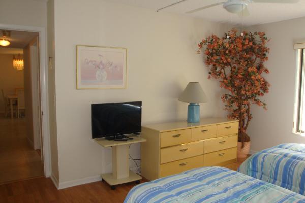 Pine Ridge North 3, 726 Sunny Pine Way #C1, Greenacres, Florida 33415, image 3