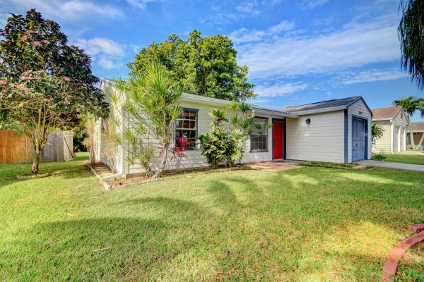 Countrywood, 5267 Edgewood Dr, Lake Worth, Florida 33467, image 1