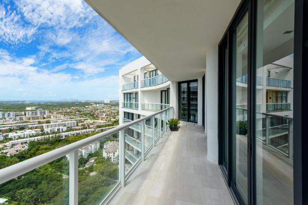 4000 Island Boulevard, 4000 Island Blvd #PH-1, Aventura, Florida 33160, image 2